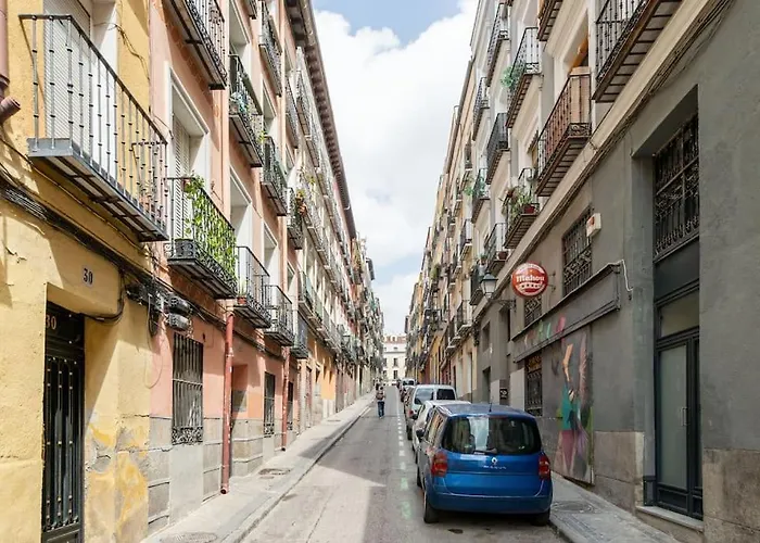 Nice flat in Lavapiés at street level S23A